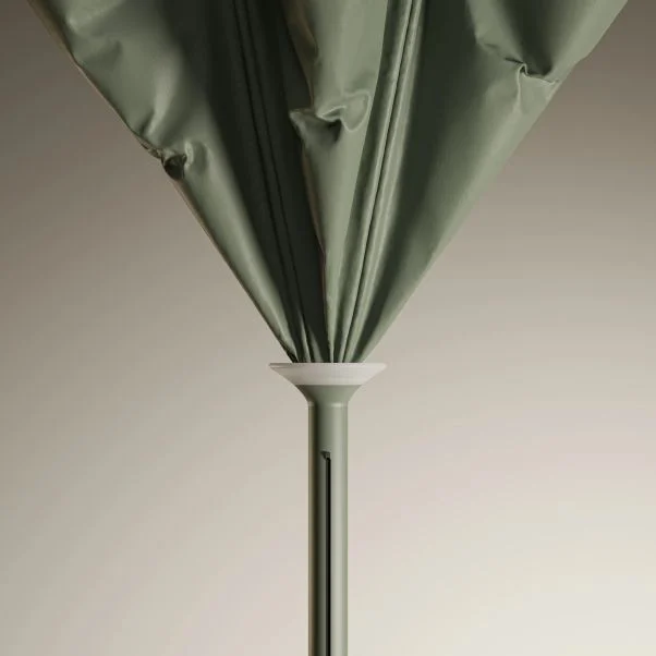 Detalhe do pólo e tecido verde recolhido do Anamon